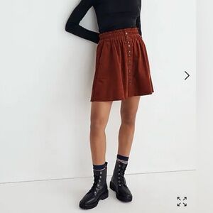 Madewell Paperbag Buttton Front
Corduroy Mini Skirt